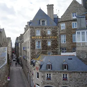 Отель De La Cite